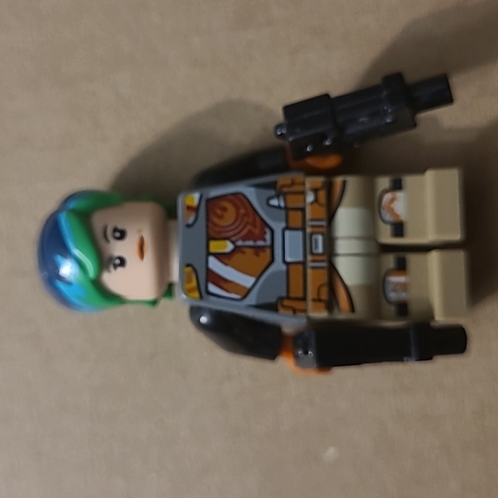 - Star Wars - Sabine Wren, Green and Blue Hair - Mini Figure